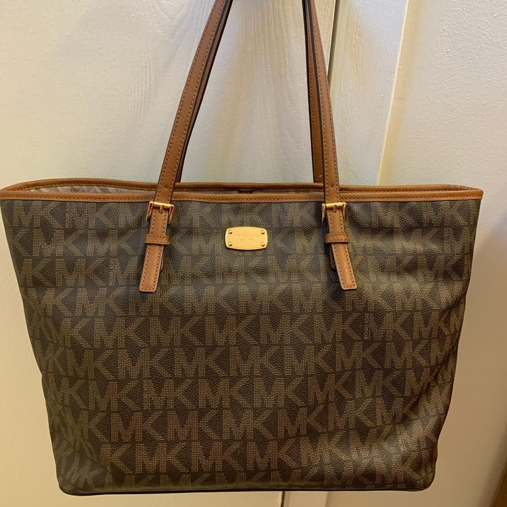 Brown/Tan Michael Kors tote bag 💼